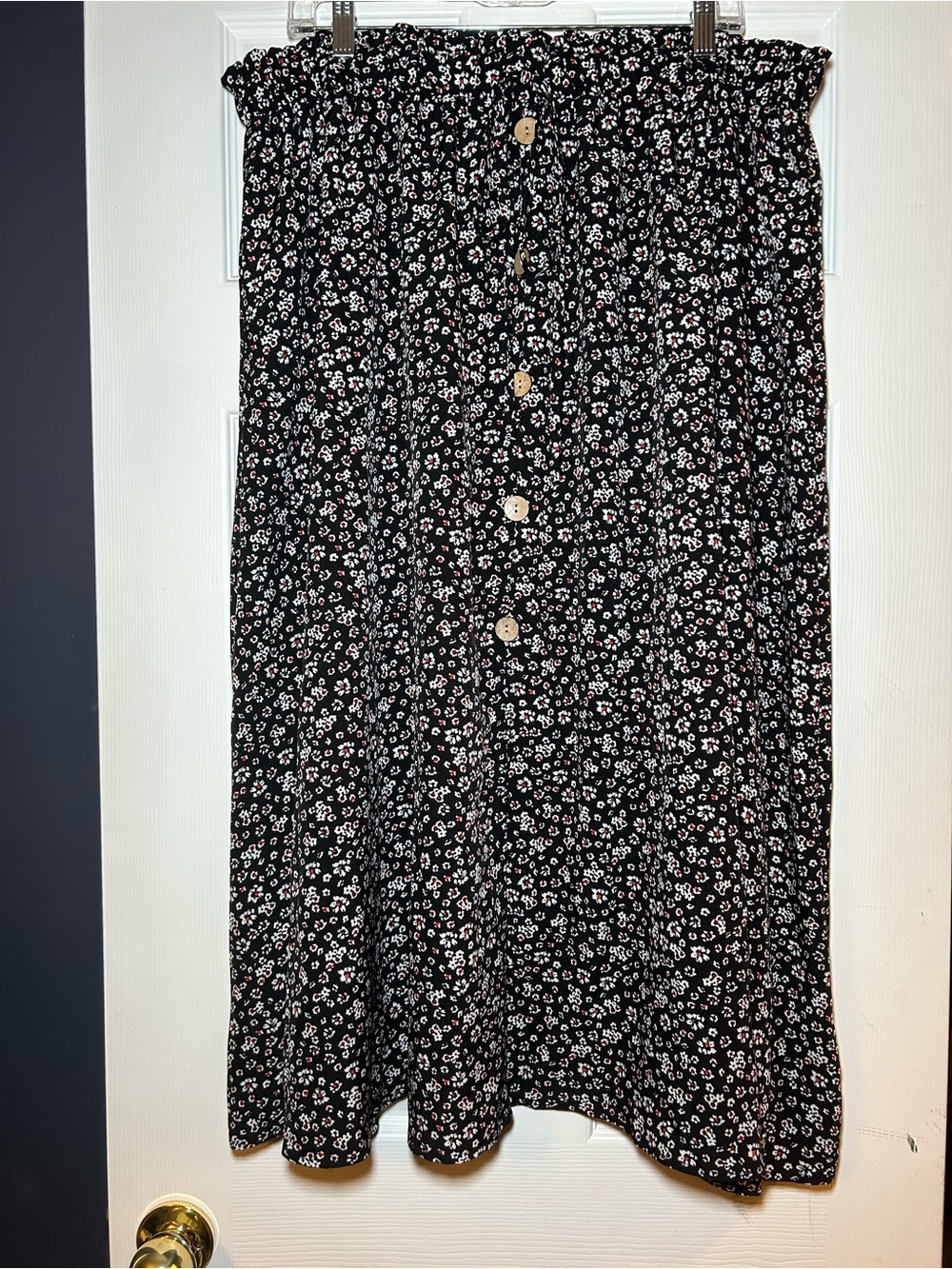 SHEIN Black Midi Skirt with White & Pink Floral Print